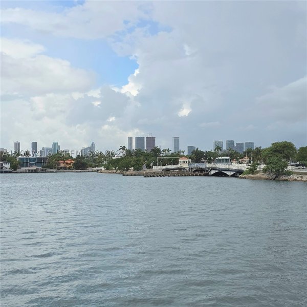 Condo for sale at Island Terrace 5A