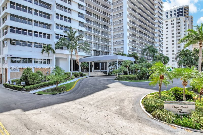Apartment for rent at Plaza South 2F