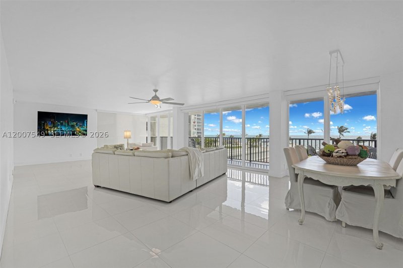 Apartment for rent at Plaza South 2F