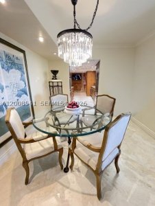Comprar apartamento en Towers of Key Biscayne D903
