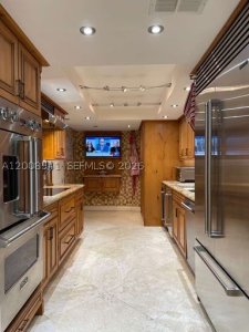 Comprar apartamento en Towers of Key Biscayne D903