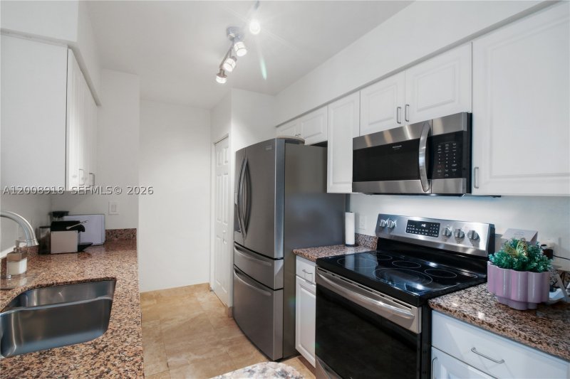 Apartment for rent at Mark on Brickell 805