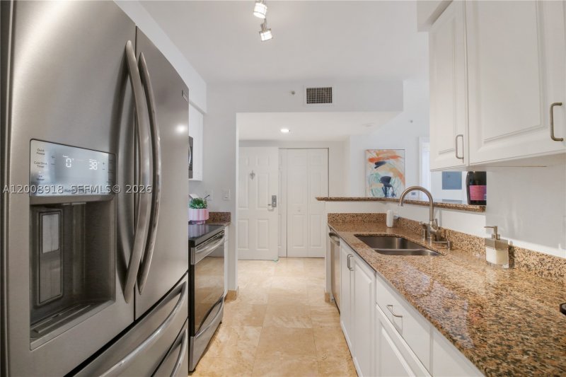Apartment for rent at Mark on Brickell 805