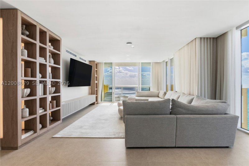 Comprar apartamento en Acqualina Resort & Spa 3906