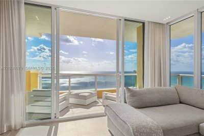 Comprar apartamento no Acqualina Resort & Spa 3906