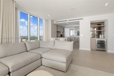 Comprar apartamento no Acqualina Resort & Spa 3906