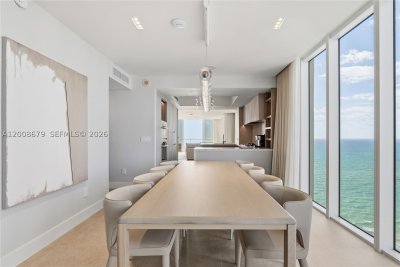 Comprar apartamento no Acqualina Resort & Spa 3906