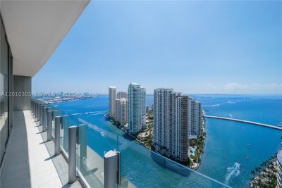 Comprar apartamento no Aston Martin Residences 3503C