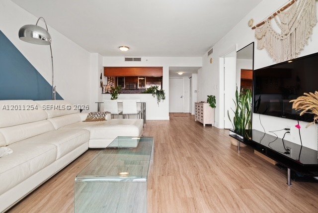 Apartment for rent at 1800 Club 1604