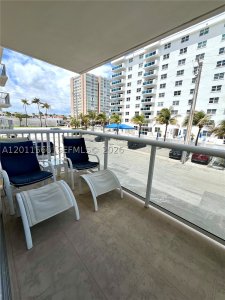 Comprar apartamento en Hyde Park Towers 203