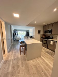 Comprar apartamento en Hyde Park Towers 203