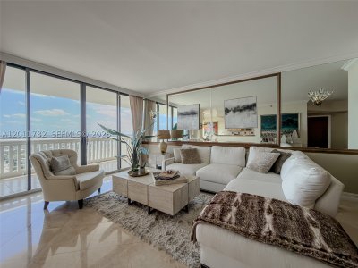 Comprar apartamento no 2000 Williams Island 2503