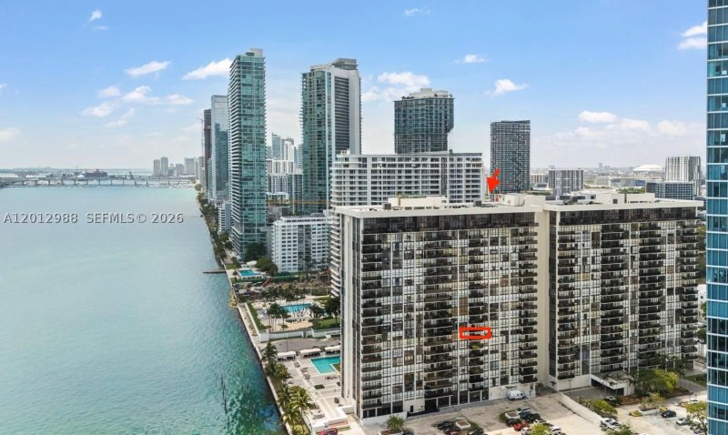 Comprar apartamento en Charter Club Condos 706