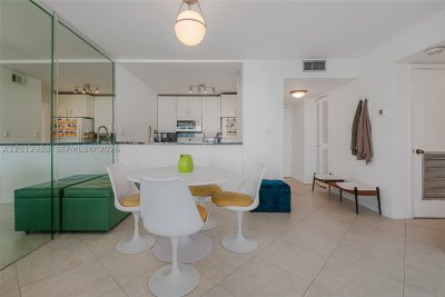 Comprar apartamento en Charter Club Condos 706