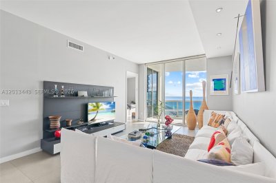 Comprar apartamento no Trump Tower One 506