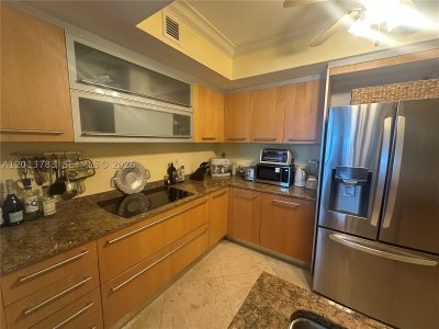 Aluguel de apartamento no Ocean Three 1602