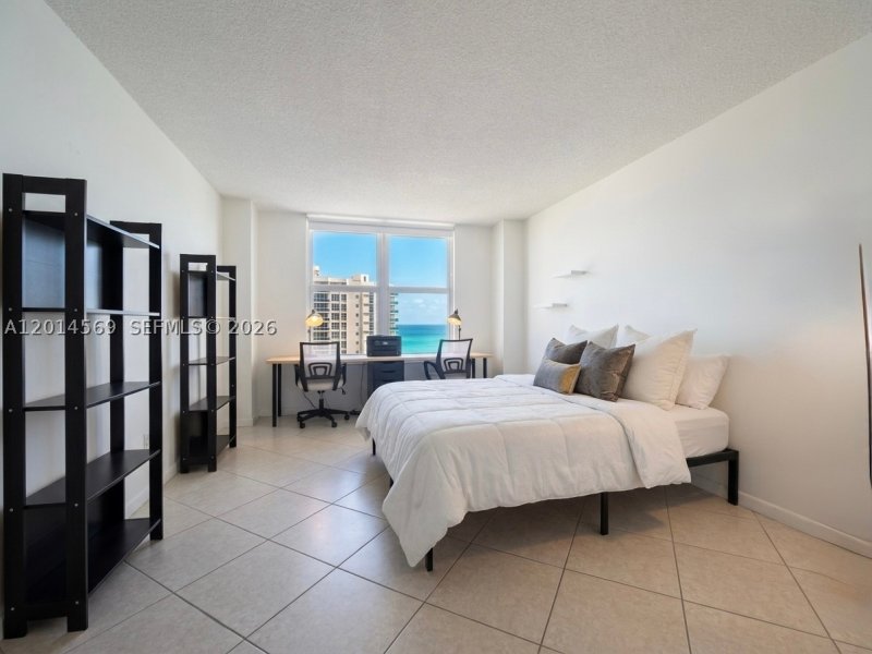 Condo for sale at Hallmark of Hollywood 1112A