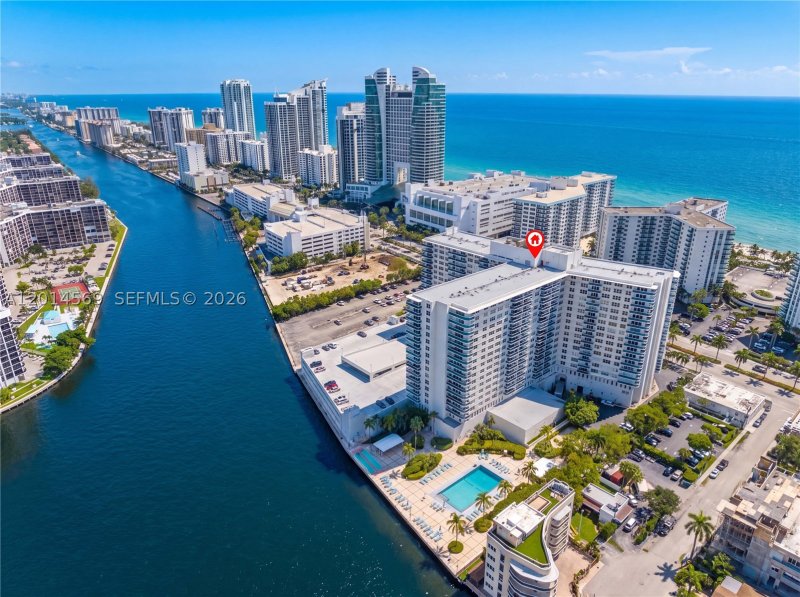 Condo for sale at Hallmark of Hollywood 1112A
