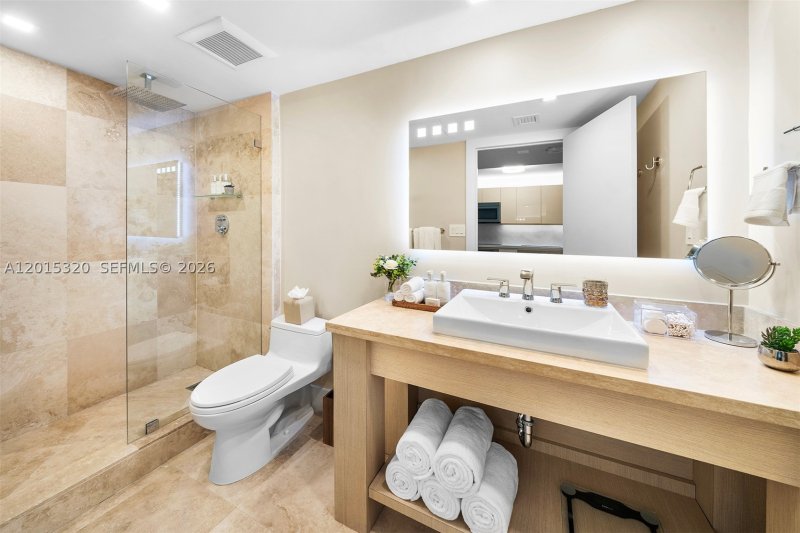 Alquiler de apartamento en Roney Palace 1129
