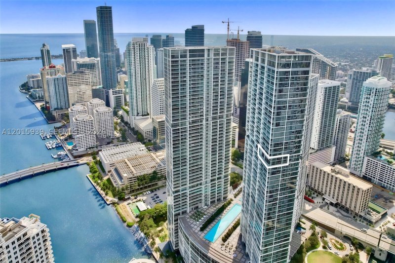 Condo for sale at Icon Brickell Tower I 4101