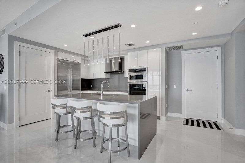 Apartment for rent at 100 Las Olas 3602