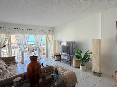 Aluguel de apartamento no The Hemispheres 4B