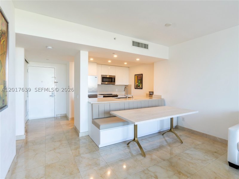 Condo for sale at Metropolitan at Brickell 903