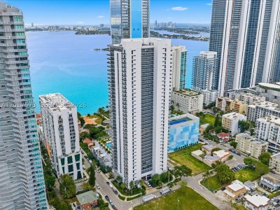 Comprar apartamento no Bay House PH2
