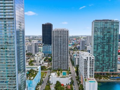 Comprar apartamento no Bay House PH2