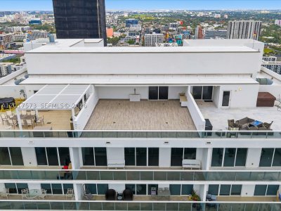Comprar apartamento no Bay House PH2