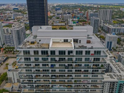 Comprar apartamento no Bay House PH2