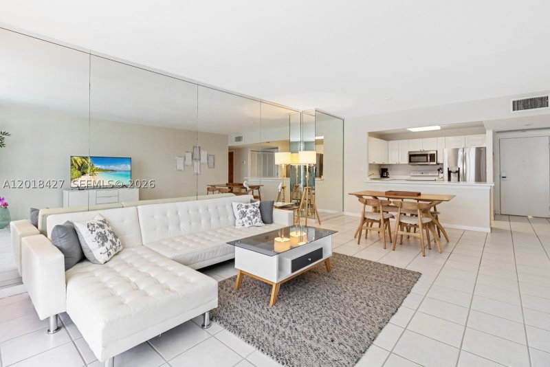 Condo for sale at Roney Palace 404