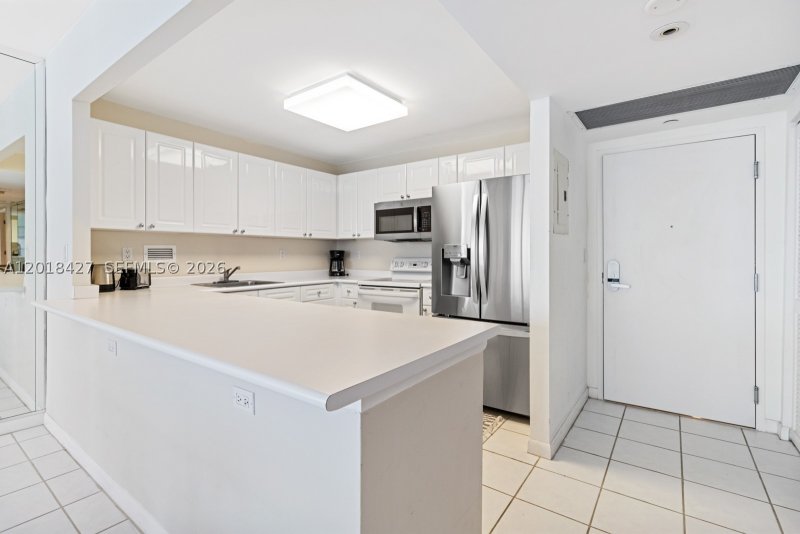 Condo for sale at Roney Palace 404