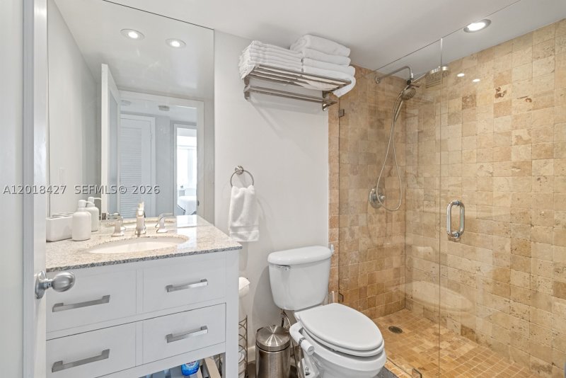 Condo for sale at Roney Palace 404