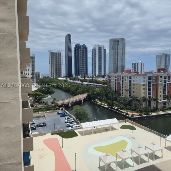 Alquiler de apartamento en Winston Towers 1020