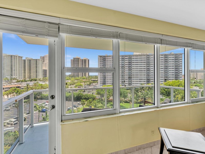 Condo for sale at Coral Ridge Towers East 721