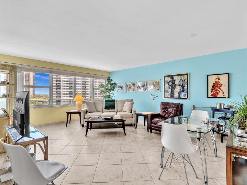 Condo for sale at Coral Ridge Towers East 721