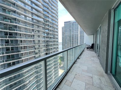 Comprar apartamento no 500 Brickell West Tower 3305