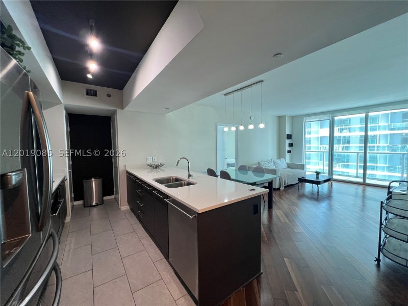 Condo for sale at 500 Brickell West Tower 3305