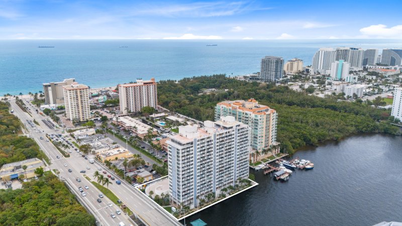 Apartment for rent at Sunrise East 19d