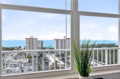 Aluguel de apartamento no Sunrise East 19d