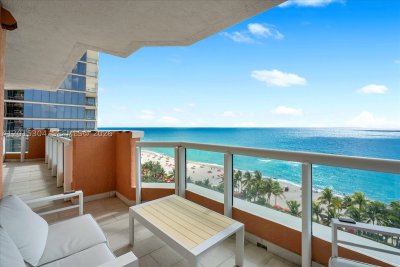 Comprar apartamento no Acqualina Resort & Spa 1101