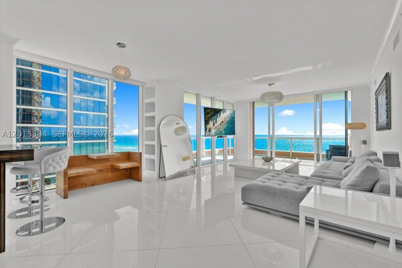 Comprar apartamento en Acqualina Resort & Spa 1101