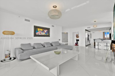 Comprar apartamento no Acqualina Resort & Spa 1101