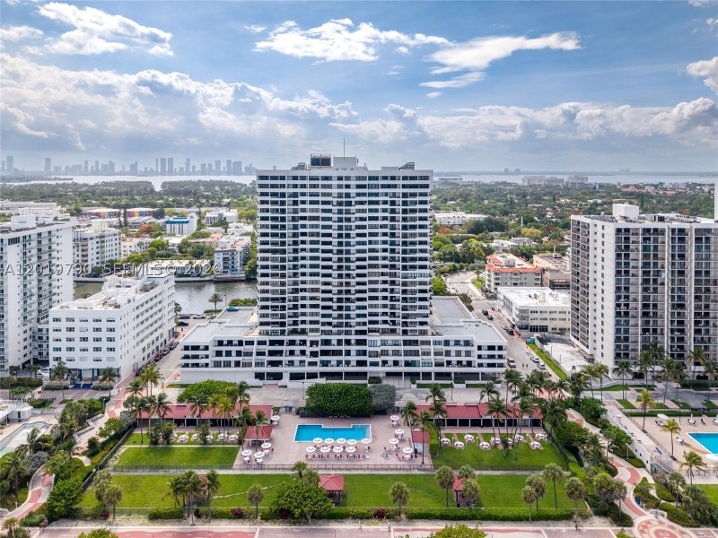 Condo for sale at Club Atlantis 1003