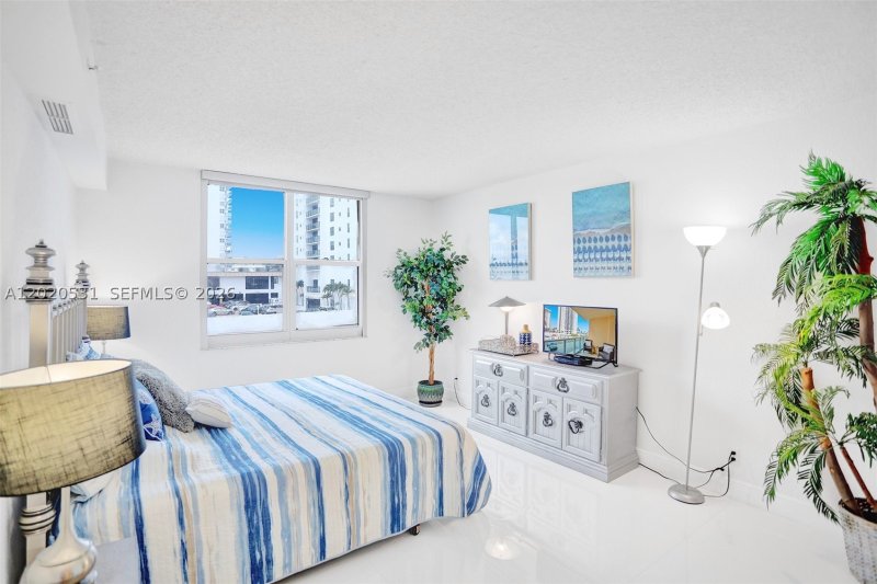 Apartment for rent at The Wave Condo 339 (Availab