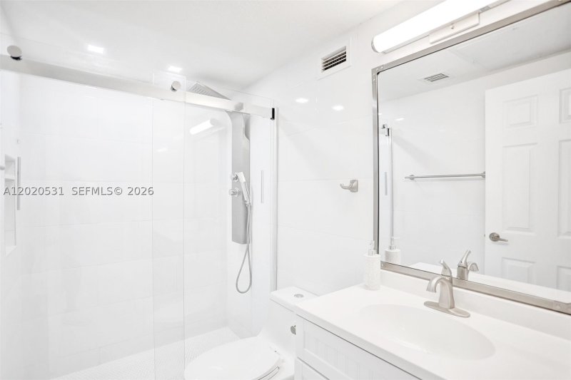 Apartment for rent at The Wave Condo 339 (Availab