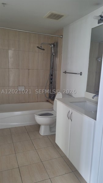 Condo for sale at Opera Tower 3311