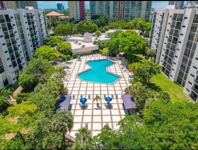 Comprar apartamento no Plaza of the Americas 1018
