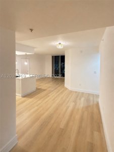 Comprar apartamento en 1800 Biscayne Plaza 910